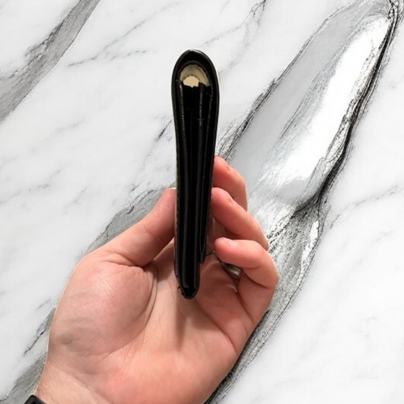 Michael Kors Vintage Black Leather Compact Snap Wallet - Picture 3 of 9